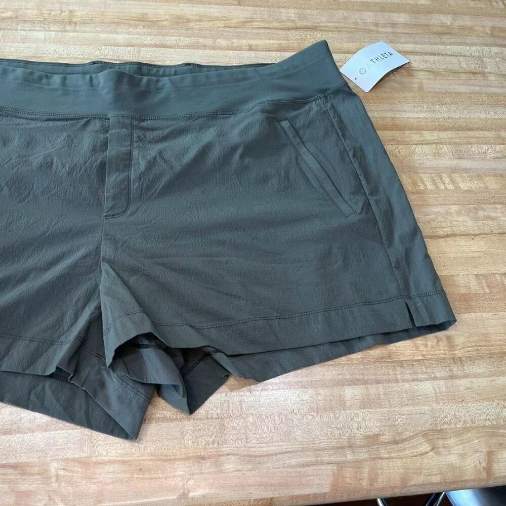 Athleta Trekkie North Short Olive Green Size 26 NWT XXL-XXXL SHIPS FAST